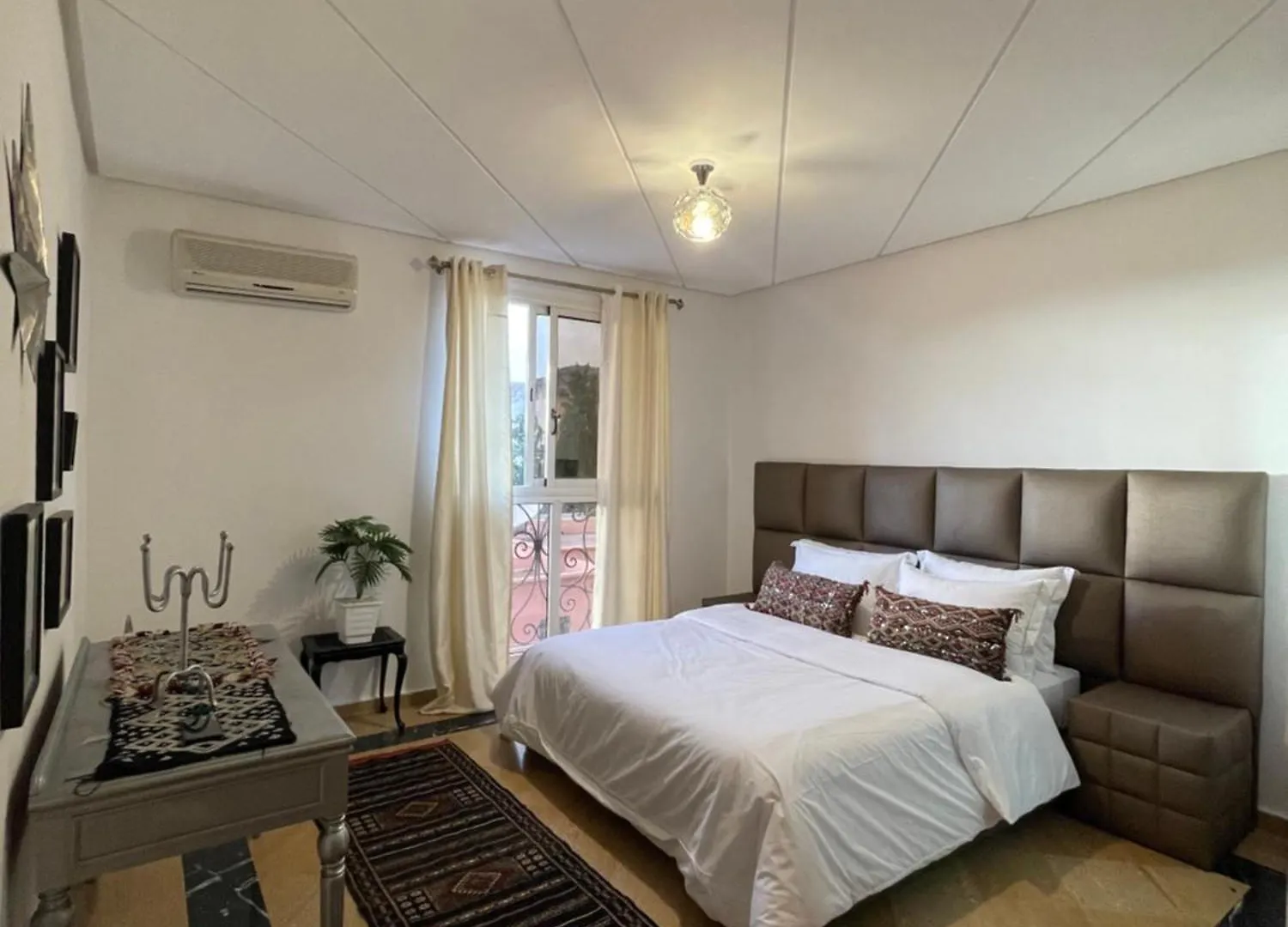 Refined Apartment Downtown location